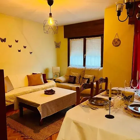 Charming House In With Garden View *