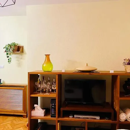 Charming House In With Garden View Casa de Férias