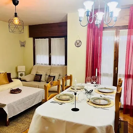 Σπίτι διακοπών Charming House In With Garden View *