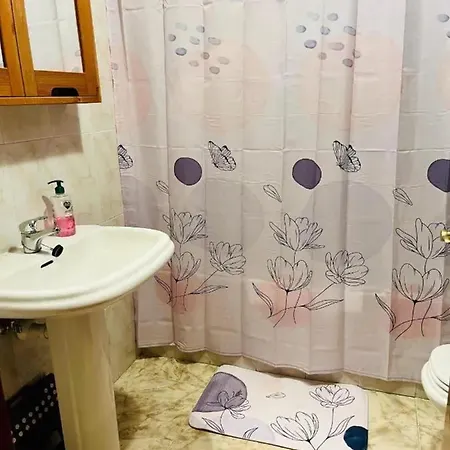 Σπίτι διακοπών Charming House In With Garden View *