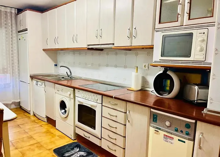 Charming House In With Garden View 비누에사