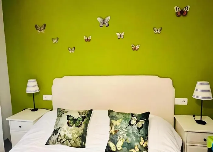 펜션 Charming House In With Garden View 비누에사