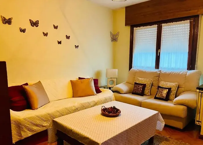 Charming House In With Garden View