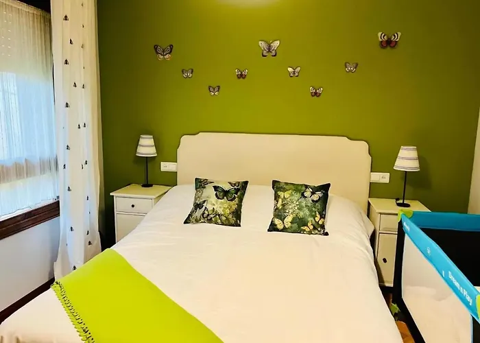 Charming House In With Garden View