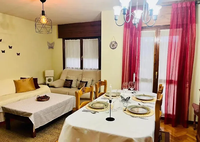 펜션 Charming House In With Garden View *