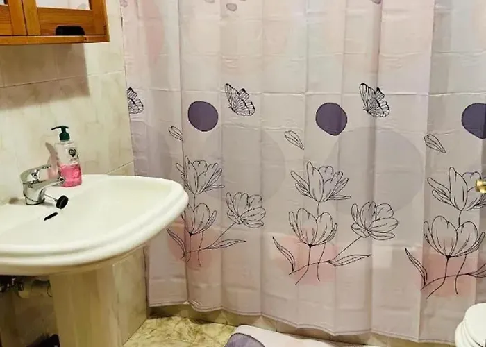 펜션 Charming House In With Garden View *